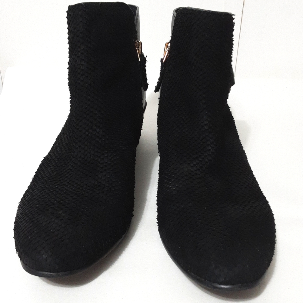 Naked Feet Alcor‎ Black Ankle Women's 7 Boot
